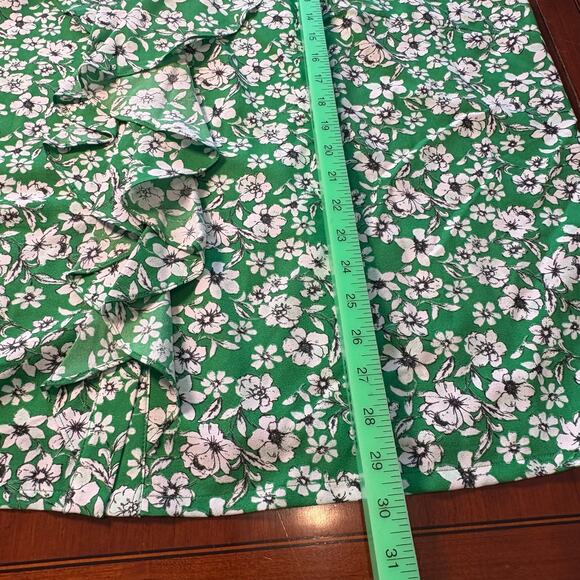 Green Floral Linea Top Size 3X - Picture 4 of 6